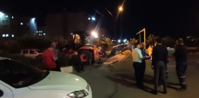 بازدید امام جمعه شهرستان دماوند از محل حادثه ترکیدگی لوله در خط ۴۰۰ میلی متری آبرسانی دماوند / رفع مشکل قطعی ۵ ساعته آب منطقه گیلاوند