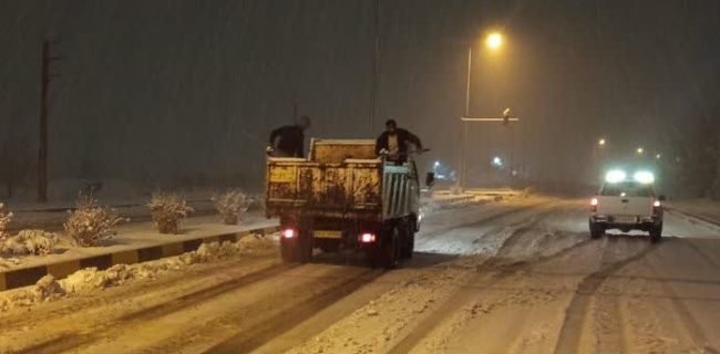 آماده‌باش کامل ستاد برف‌روبی آبسرد همزمان با آغاز بارش‌ برف