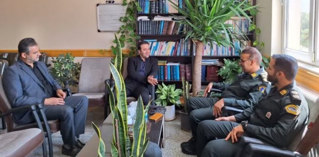 تقویت بازوی امنیت در سایه همافزایی پلیس و دستگاه قضا/ رئیس دادگاه رودهن: پلیس دماوند مجاهدانه برای آرامش مردم تلاش میکند تقویت بازوی امنیت در سایه همافزایی پلیس و دستگاه قضا/ رئیس دادگاه رودهن: پلیس دماوند مجاهدانه برای آرامش مردم تلاش میکند