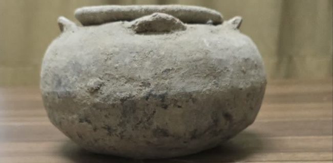 کشف و ضبط ۹ قلم شیء تاریخی دوره پیش از اسلام و اوایل دوره اسلامی در بافت قدیمی محله جیلارد شهر دماوند/ یک نفر حفار غیرمجاز دستگیر شد کشف و ضبط ۹ قلم شیء تاریخی دوره پیش از اسلام و اوایل دوره اسلامی در بافت قدیمی محله جیلارد شهر دماوند/ یک نفر حفار غیرمجاز دستگیر شد