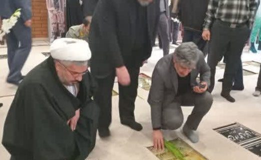 مراسم غبارروبی مزار شهدای امامزاده قاسم شهر دماوند در دهه فجر