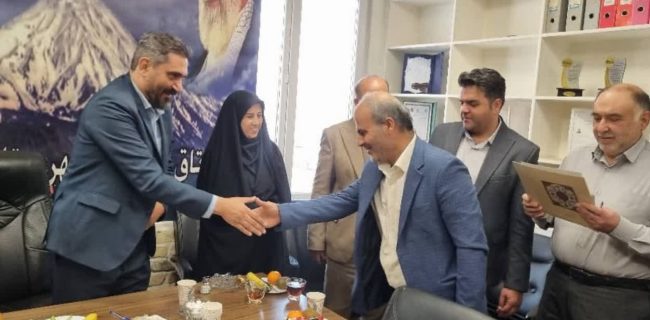 اجلاس ماهانه رؤسای اتحادیههای صنفی دماوند با حضور مشاور معاون وزیر صمت/ بررسی رستههای صنفی، مشکلات سامانهای، تقویت نظارتها و تقدیر از اتحادیه آرایشگران اجلاس ماهانه رؤسای اتحادیههای صنفی دماوند با حضور مشاور معاون وزیر صمت/ بررسی رستههای صنفی، مشکلات سامانهای، تقویت نظارتها و تقدیر از اتحادیه آرایشگران