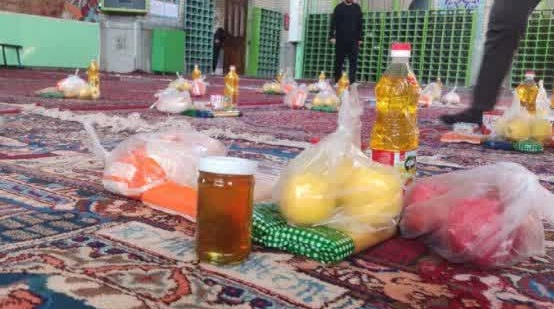 تهیه و توزیع بسته‌های معیشتی شب یلدا در دماوند