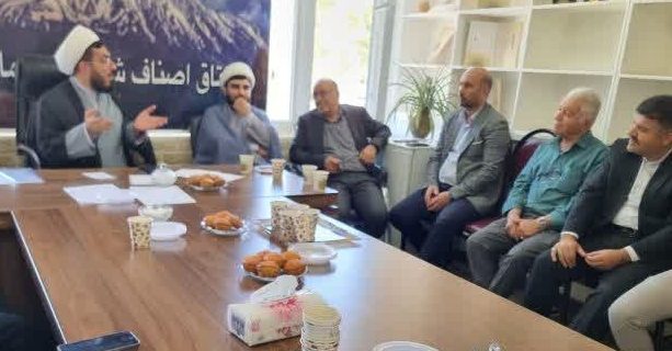 حضور امام جمعه شهرستان دماوند در اجلاسیه اتاق اصناف و جلسه با رؤسای اتحادیه‌های صنفی/ جشن عید غدیر با حمایت مردم و کسبه امسال باشکوه‌تر از سال‌های گذشته برگزار می‌شود