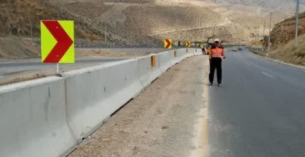 ۷۰۰ متر حفاظ بتنی در نقاط پرتگاهی بزرگراه دماوند ـ فیروزکوه نصب شد