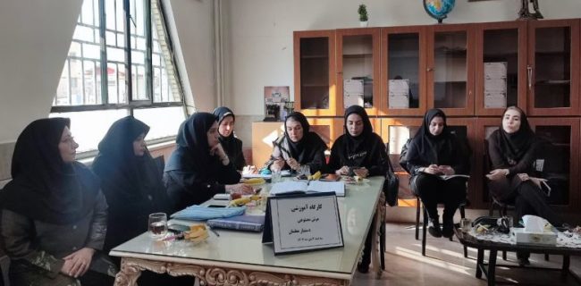 کارگاه آموزشی “هوش مصنوعی دستیار معلمان” در دبیرستان هیئت امنایی زهره خبازی دماوند