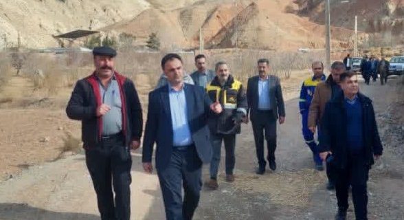 بازدید بخشدار و مسئولان شهرستان دماوند از روستای وردانه/ رسیدگی به مشکلات کمبود آب شرب و آب‌های زیرزمینی، تعیین مسیر گاز کبودملک و بازنگری طرح هادی