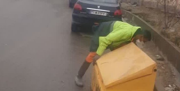 استقرار مخازن نمک در سطح شهر دماوند در پی بارش برف و کاهش دما