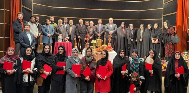 آیین افتتاح نمایشگاه نقاشی «به رنگ انار» در شهر دماوند