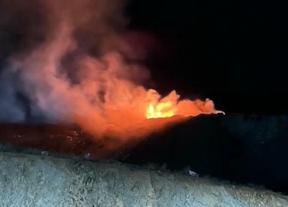 گلایه شهروندان از پسماندسوزی شبانه و ایجاد دود ناشی از آتش‌سوزی در حوالی سکوی بارگیری زباله شهرداری دماوند