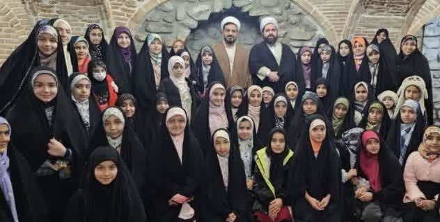 بازدید هیئت دختران باران از شبستان امام حسن مجتبی(ع) مسجد جامع دماوند