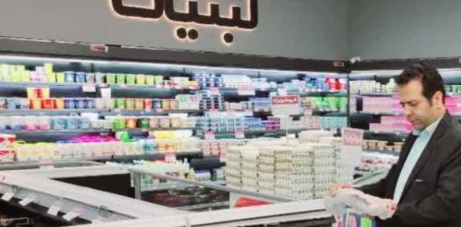 بازدید سرزده سرپرست اداره دامپزشکی شهرستان دماوند از واحدهای توزیع فرآورده‌های خام دامی سطح شهر/ واحدهای تحت نظارت توسط کارشناسان اداره دامپزشکی دماوند به طور مستمر مورد بازدید قرار می گیرند/ در صورت مشاهده موارد تخلف بهداشتی با فرد خاطی به طور جدی برخورد صورت می‌گیرد