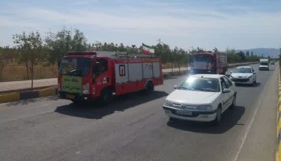 رژه خودرویی به‌ مناسبت هفته دفاع مقدس در شهر آبسرد