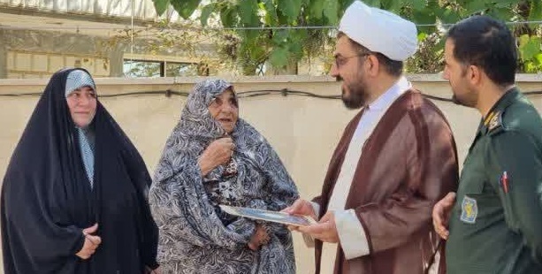 دیدار با خانواده‌ معظم شهید مجتبی کاکلی قمی در دماوند به مناسبت هفته دفاع مقدس