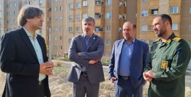 بازدید میدانی مسئولان از شهرک سپاه و مسکن مهر گیلاوند/ پیگیری اتصال معبر شهرک سپاه به خیابان ۹ دی جهت کاهش ترافیک/ بررسی مشکلات و بهبود وضعیت زیرساختی و خدماتی
