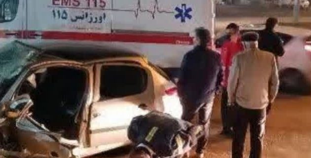 برخورد شدید خودرو سواری پژو ۲۰۶ با جدول وسط بلوار در محور رودهن به فیروزکوه