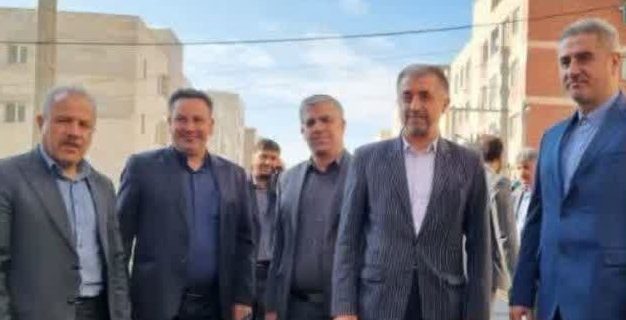 اجرای عملیات روکش آسفالت خیابان‌های خورشید مسکن مهر منطقه گیلاوند