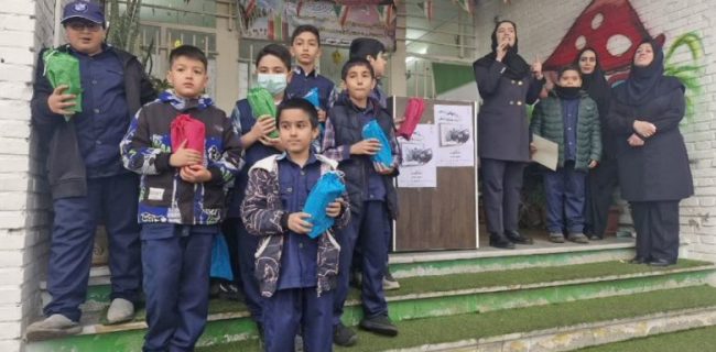 توصیه به رعایت قوانین راهنمایی و رانندگی از سوی فرزندان به پدر و مادرها