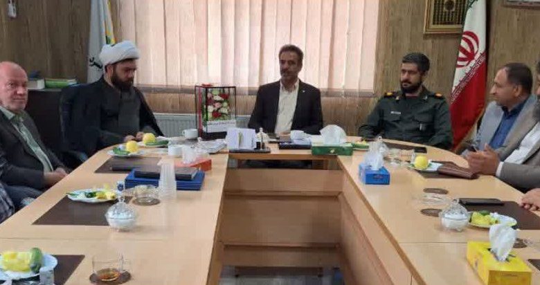 تجلیل مسئولین شهری از اعضای شورای اسلامی شهر آبسرد بهمناسبت روز ملی شوراها/ شوراها از مظاهر مشاركت مردمى و براى تسهیل امور مردم است تجلیل مسئولین شهری از اعضای شورای اسلامی شهر آبسرد بهمناسبت روز ملی شوراها/ شوراها از مظاهر مشارکت مردمى و براى تسهیل امور مردم است