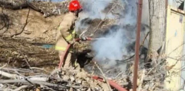 اطفای حریق در یکی از باغات کهنسال محله دشتبان شهر دماوند