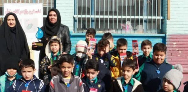 آموزش راه‌های مصرف بهینه آب در دبستان برادران شهید صدیفی دماوند