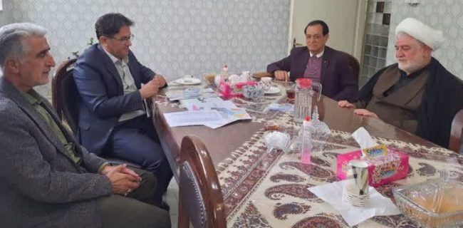 جلسه هم‌اندیشی جهت پیشبرد و ارتقای سلامت جامعه در بیمارستان حضرت فاطمه زهرا(س) دماوند/ تاکید برای اجرای تعهدات بیمه سلامت در راستای شناسایی و کمک‌های بهینه به بیماران نیازمند شهرستان دماوند