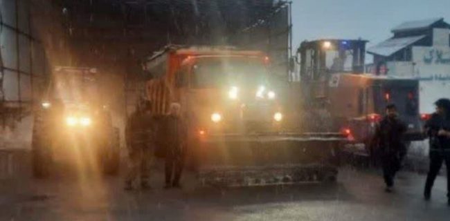 آماده‌باش خدمات شهری و ستاد برف‌روبی شهرداری دماوند در پی بارش برف و کاهش دما
