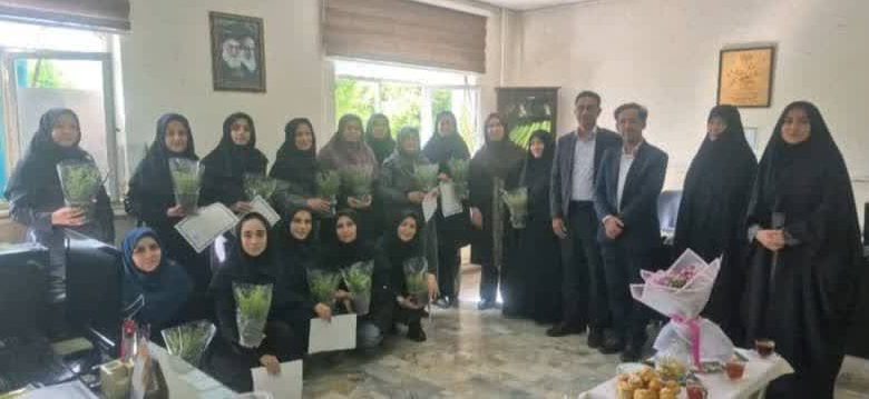 تقدیر مسئولان شهر دماوند از معلمان به مناسبت هفته گرامیداشت مقام معلم