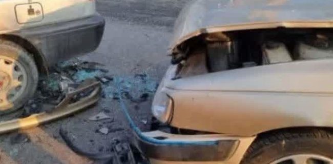 حادثه برخورد پژو پارس با پراید در بلوار شهید بهشتی منطقه گیلاوند یک‌ نفر مصدوم بر جای گذاشت