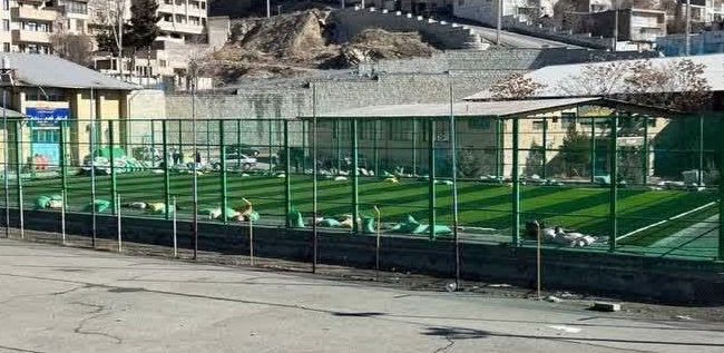 احداث زمین چمن مصنوعی مینی‌ فوتبال جنب باشگاه امام علی(ع) شهر رودهن
