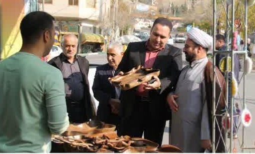 افتتاح جشنواره پاییزه صنایع دستی در شهر کیلان