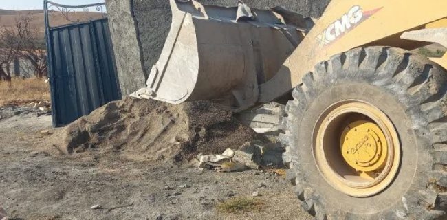 مقابله با ساخت‌وسازهای غیرمجاز در اراضی کشاورزی شهرستان دماوند/ قلع و قمع ۱۰۰ فقره ساخت‌وساز غیرمجاز در روستای زان