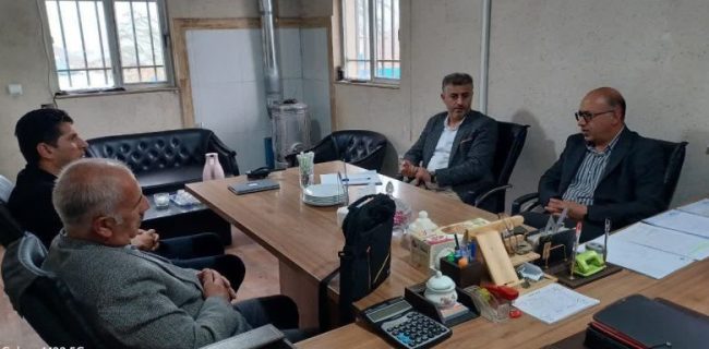 بررسی مشکلات معدن سنگ آهک تعاونی نصر طی بازدید رئیس اداره صنعت، معدن و تجارت شهرستان دماوند