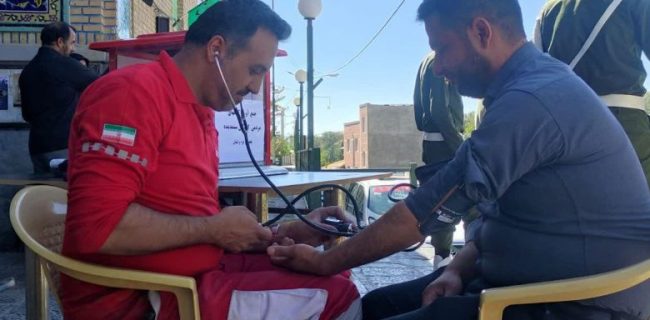 برپایی ایستگاه سلامت و اجرای طرح به وقت همدلی توسط اعضای هلال احمر دماوند