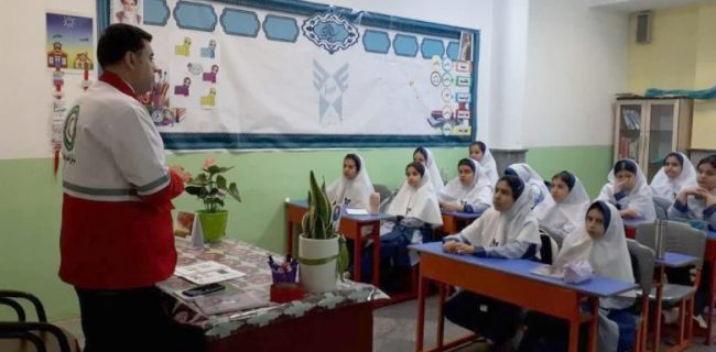 اجرای طرح ماهر با شعار «هر مدرسه یک کانون مهارت‌آموزی» در مدارس شهرستان دماوند