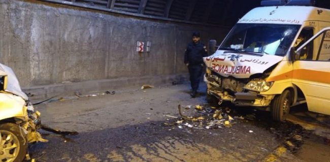 برخورد خودرو تیبا با آمبولانس ۱۱۵ در تونل امامزاده هاشم دماوند ۳ مصدوم بر جای گذاشت