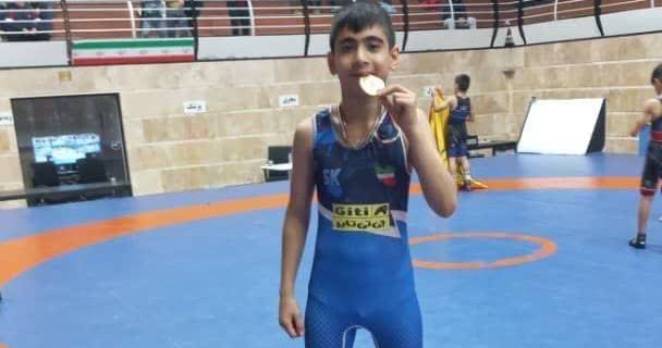 کشتی‌گیر دماوندی در مسابقات جشنواره کشوری خردسالان موفق به کسب مدال طلا شد