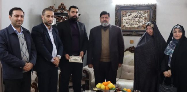 تجلیل از مقام شهید علی رمضانی در دیدار سرپرست فرمانداری دماوند به مناسبت سالروز ولادت حضرت علی‌(ع)