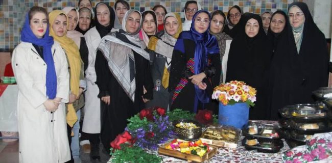 برگزاری جشنواره شیرینی و غذاهای محلی در شهر دماوند به‌ مناسبت دهه مبارک فجر