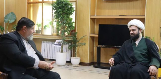 دیدار امام جمعه آبسرد با فرماندار شهرستان دماوند/ حیدری آزاد: نمازهای جمعه برای ارتباط مسئولین با مردم و برای ارائه گزارش عملکرد به عموم مردم و بهترین جایگاه برای ایجاد وفاق است