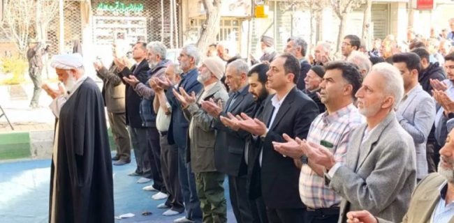 اقامه نماز باشکوه عید سعید فطر در بلوار شهید بهشتی منطقه گیلاوند