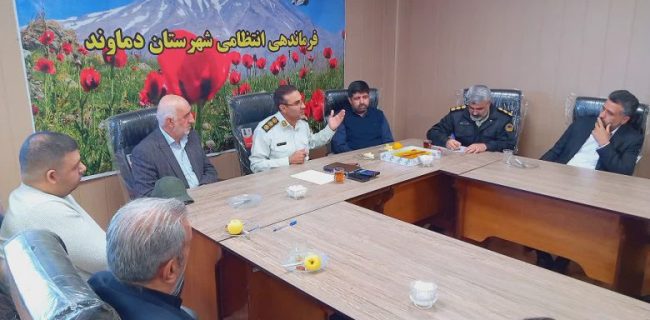 نشست تعاملی فرمانده انتظامی شهرستان دماوند با شورای معتمدین منطقه دلیچایی/ سرهنگ ملکی: شورای معتمدین، یاور پلیس در گسترش امنیت و آرامش جامعه است