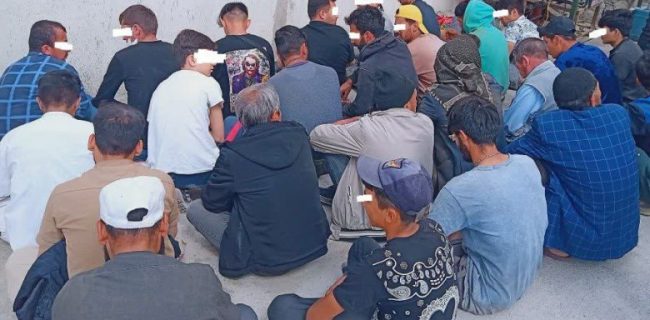 تداوم اجرای طرح هجرت و مرحله دوم ارتقای امنیت اجتماعی در مناطق مهرآباد و آبسرد با هدف جمع‌آوری اتباع بیگانه غیرمجاز/ ۱۰۰ نفر اتباع بیگانه غیر مجاز دستگیر، ۴۳ دستگاه موتورسیکلت و ۱۳ خودرو سواری با راکبین اتباع بیگانه غیرمجاز فاقد مدارک توقیف شد