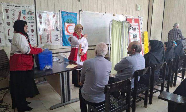 تزریق واکسن مننژیت به حجاج توسط جمعیت هلال احمر دماوند/ تاکنون ۱۵۰ نفر از زائران مکه مکرمه موفق به دریافت واکسن مننژیت شده‌اند