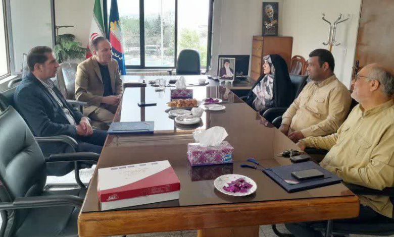 دیدار رئیس بنیاد شهید و امور ایثارگران شهرستان دماوند با اعضای شورای شهرستان به  مناسبت روز شوراها