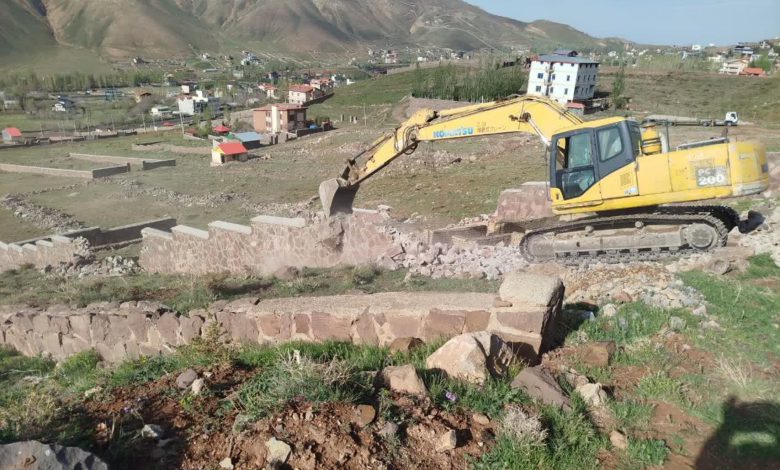 ادامه رفع تصرفات غیرقانونی در اراضی ملی پلاک ۵۶ اصلی موسوم به مشا/ ۸ فقره دیوارکشی توسط یگان حفاظت منابع طبیعی دماوند قلع و قمع و رفع تصرف شد