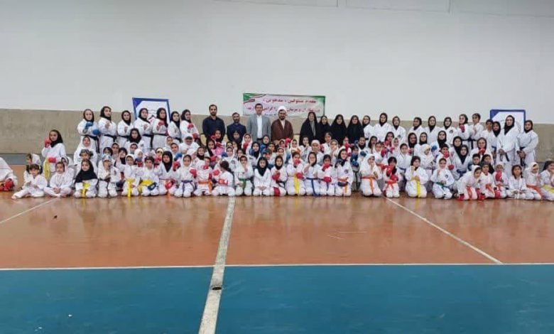 جشن روز دختر با حضور ۲۰۰ نفر کاراته‌کا در سالن شهید مدنی دماوند