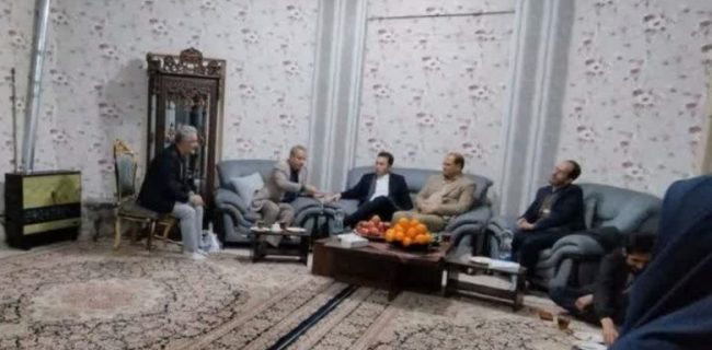 حضور مسئولان بخش رودهن در ضیافت افطاری فرزندان بهزیستی حورا جهت رسیدگی به مشکلات/ ایجاد فضای صمیمانه بین فرزندان و مسئولین