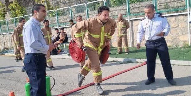 آزمون تست آمادگی جسمانی و توان عملیاتی آتش‌نشانان شهر دماوند/ نمایش قدرت و توان؛ آزمونی سخت برای آتش‌نشانان دماوند در شرایط خطر