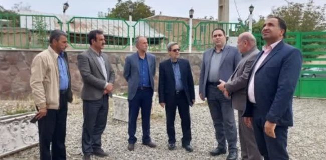 بازدید مشترک مسئولین از امامزاده قاسم‌(ع) تاسکین شهر آبسرد/ طرح مرمت و توسعه توسط هیئت امنا مورد بررسی قرار گرفت/ تاکید بر رفع تصرفات غیرقانونی اراضی موقوفه محدوده امامزاده